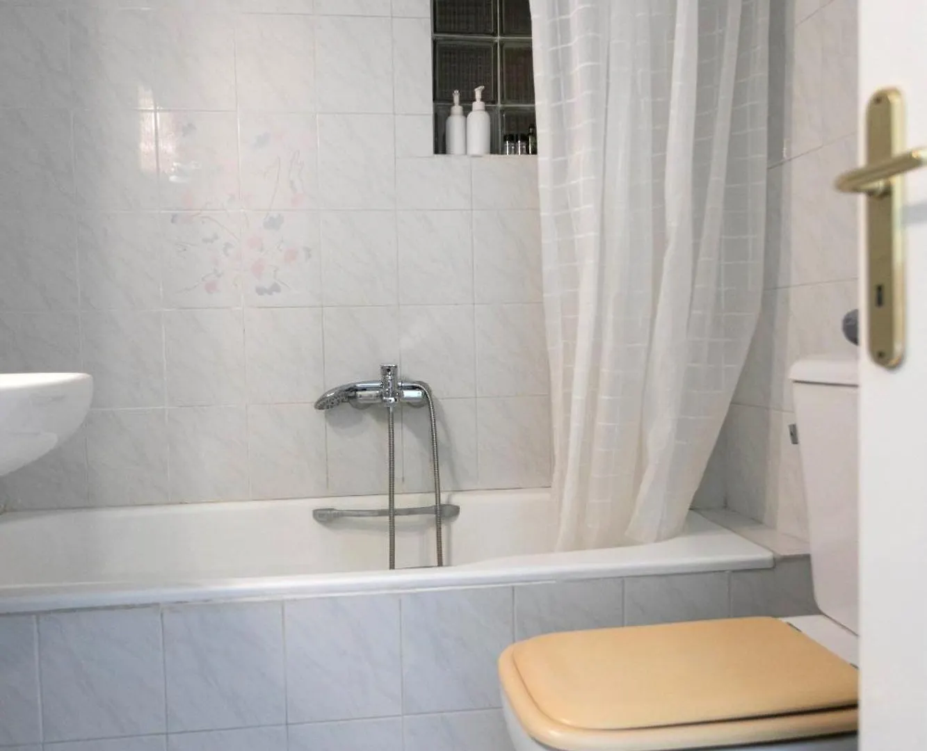 Great Apartment With Private Parking Tesalónica